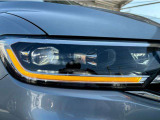 LEDマトリックスヘッドライト「IQ.LIGHT」。マトリックスモジュールに搭載されたLEDを個別に点灯点滅することで、眩惑を最小限に、照射エリアは最大限に確保する最新のヘッドライトシステムです。