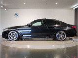 ☆BMWは自動車メーカーとしてのアイデンティティ…BMWらしさを守るため頑なに前後重量配分50:50にこだわり続けています☆
