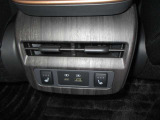 シートヒータースイッチ・USB