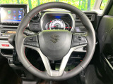 【純正革巻きステアリング】上質な革を使用することで、手にしっかり馴染みとても運転しやすいハンドルです♪