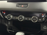 【シートヒーター】スイッチを入れると数十秒で座席が温かくなります。エアコンとは違い、身体と密着しているシートが温まるので、冬場には嬉しい装備です!