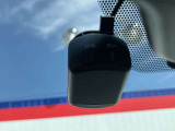 ドライブレコーダーは事故時の記録を残すと共に、安全運転の意識も高まります!また、旅行の思い出作りにも一役買いますね♪