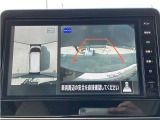 クルマを空から見たような映像が映る、アラウンドビューモニターで、車両周辺の安全確認も一目できます!小さなお子様や障害物も確認できるので、運転のしやすさだけでなく事故防止にも役立ち安心して駐車できます♪