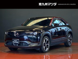 中古車専門再生工場にて熟練専任スタッフが丁寧に清掃、仕上げを実施しております。また、お客様に安心してご検討いただける様、公取協が定める基準に基づき車両検査を実施し、車両状態評価証を発行しております。