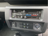 広々とした駐車場をご用意しておりますので、運転が苦手な方でもご安心ください。また、大型の屋根がございますので、雨に濡れることなくご移動できます。