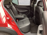 セカンドシートです!!ベンチシートになってますので、お二人の乗車ですとゆったり座って頂けますよ!!