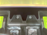 【スマートアシスト】走行中に前方の車両等を認識し、衝突しそうな時は警報とブレーキで衝突回避と被害軽減をアシスト。より安全にドライブをお楽しみいただけます。