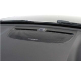 【harman/kardon】世界のオーディオファン垂涎のプレミアムサウンドシステムを搭載。原音に近い音場空間を忠実に再現。乗る人すべてに最良の音響体験を提供します。