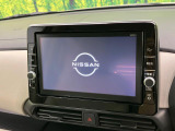 【純正ナビ】人気の純正ナビを装備しております。ナビの使いやすさはもちろん、オーディオ機能も充実!キャンプや旅行はもちろん、通勤や買い物など普段のドライブも楽しくなるはず♪