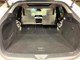【パワーバックドア】スマートキーや運転席のボタンを押すだけでリアゲートが自動で開閉します!荷物を持っている時や、高い位置にあるバックドアを閉める際に便利な機能です♪