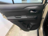 お車の状態をしっかりとお伝えするために1台の車両に付き40枚以上の画像を用意しております。外装はもちろん、室内の装備やお車の特徴などごらんください。
