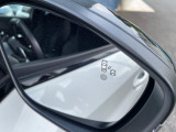 死角になる車両の存在を教えてくれるブラインドスポットモニター。