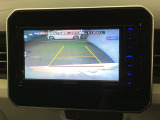 バックモニター付きで、車庫入れやバック時の後方確認をサポート。