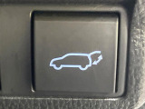 【パワーバックドア】スマートキーや運転席のボタンを押すだけでリアゲートが自動で開閉します!荷物を持っている時や、高い位置にあるバックドアを閉める際に便利な機能です♪
