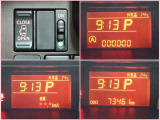人気の装備左側電動スライドドアが付いています!小さなお子様が見えるご家庭では・・隣の車にドアが当たらないか心配・・そんな悩みも解消されます。スイッチで開閉も出来ます!挟み込みにはご注意下さいませ。