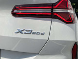 ☆BMWは後ろから見た時も一目でBMWの車だとわかるようにテールライトはL字型になっております!!夜になるとライトが存在感を放ちます☆