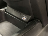 USBも完備しており長距離でも安心です!スマートフォンやタブレット等の充電が可能なUSBポート付きです。好きな音楽も一緒に連れ出せますよね。