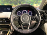 【純正革巻きステアリング】上質な革を使用することで、手にしっかり馴染みとても運転しやすいハンドルです♪