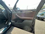 認定中古車は全車、24時間365日のロードサービスアシスタンス』が付帯します。夜間の万が一のトラブルの際にも対応でき体制が整っておりますのでご安心してお選び頂けます