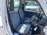 運転席の状態は綺麗です。
