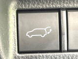 【パワーバックドア】スマートキーや運転席のボタンを押すだけでリアゲートが自動で開閉します!荷物を持っている時や、高い位置にあるバックドアを閉める際に便利な機能です♪