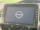 【純正10型ナビ】インテリアに溶け込むスタイリッシュな「専用設計」メーカーナビを装備♪視認性や操作性など基本性能にも優れ、より上質なカーライフをお楽しみいただけます。