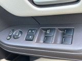 運転席窓操作部スイッチの画像です。