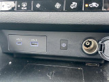 【USB端子】USB接続もついていますので携帯などの電子機器の充電にも使えて便利です♪