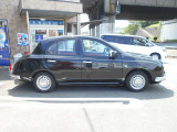 中古車という観点から見ると小キズやメッキのくすみ等はございますが、比較的きれいな状態です。