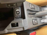WEB掲載時にはお車に付いている装備と、様々な写真をたくさん載せるように心がけております。1台1台特徴をとらえたキャッチコメントを掲載しています。