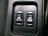 運転席と助手席には寒い時期に大活躍のシートヒーターがついています★。