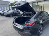 BMWを熟知したメカニックによる、360度の納車前点検。ドイツ本国と同様の教育・訓練を受けたメカニックが徹底的に点検、整備した後にお客様にお引渡しします。
