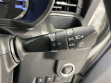 【オートライト】周りの明るさに応じて自動でヘッドライトの点灯・消灯ができる機能です!ライトの付け忘れ・消し忘れなどが無くなり、雨の日や夕方の走行も安心!トンネル通過時も便利ですね♪