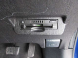 【ETC車載器】は、ビルトインタイプですっきり収納され、見た目も使い勝手も満足のアイテムです。