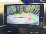【バックカメラ】駐車時に後方がリアルタイム映像で確認できます。大型商業施設や立体駐車場での駐車時や、夜間のバック時に大活躍!運転スキルに関わらず、今や必須となった装備のひとつです!