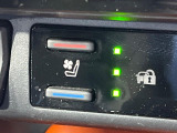 【シートベンチレーション】夏場は涼しい風でお尻や背中の熱やムレを防ぎ、冬はエアコンよりも早く温まってポカポカに!レザーシートにうれしい装備す。