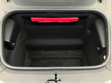 ラゲッジスペースについて、実際の具体的なサイズ感などご質問御座いましたらお答えさせて頂きます。こんな物、こんな形状の物が収納できるかなどお気軽にお声がけ下さいませ。