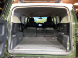 普段のお買い物や通勤、送迎等に十分な荷室スペースを確保しております。セカンドシートを倒すと、大きな荷物の積載も可能です♪