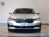 【キドニーグリル】BMWは約90年もの間、ほぼ全ての車両にひと目でBMWだと分かるこの特徴的なフロントグリルが備えられ、デザイン・アイコンとして親しまれてきました。