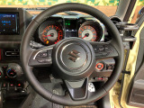 【純正革巻きステアリング】上質な革を使用することで、手にしっかり馴染みとても運転しやすいハンドルです♪