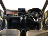 【前方視界】開放的な前方視界!運転がしやすく疲れにくいです♪窓が大きく、見通しがとっても良いおクルマですよ♪