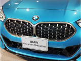 BMWのオートライトは積極的にライトをつけることにより、自車の存在を周囲に向けアピールいたします。それは安全性への配慮でもあります。