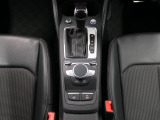 燃料一滴一滴をパワーへと昇華させるAudi独自のFSI(直噴システム)により、燃料を無駄なく燃焼。