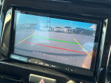 【バックカメラ】駐車時に後方がリアルタイム映像で確認できます。大型商業施設や立体駐車場での駐車時や、夜間のバック時に大活躍!運転スキルに関わらず、今や必須となった装備のひとつです!