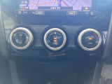 フルオートエアコンです。ボタン一つで車内を快適温度に設定できます。