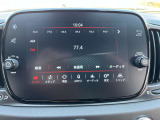 【U-CONNECT】AppleCarplay/AndroidAuto 対応の最新インフォテイメントデバイス「U-CONNECT」。USB接続でスマートフォン上のアイコンをそのまま画面上に投影。タッチパネルで直感的な操作が可能です。