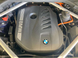 BMWのエンジンは世界的にも認められている高性能エンジンです。レスポンスがよく高回転型の心地よい吹きあがりなど駆け抜ける歓びのキーになる部分でございます。