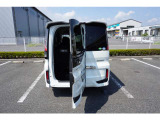 ヨコ開けで、乗れる、荷物を載せたり取りだすことが出来る、人気の高いわくわくゲートです。