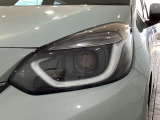 LEDヘッドライトは、点灯の瞬間から最大光量を発揮し、突然暗くなるトンネルなどでの安定感を高めます。