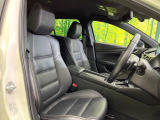 運転席シート廻りは使用感も少なく、良好な状態となっています。丁寧に使われていたことがよくわかりますね。